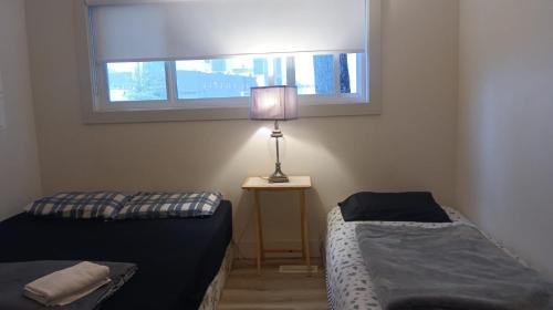 Strathcona House | Cozy Room Near Downtown Vancouver, Science World, Skytrain, Cafes, Fast Wifi, Free Parking