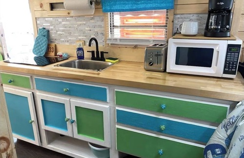 Northwood House | Cozy RV in Wonderful Northwood with AC, WiFi, Kayaks & canoe!