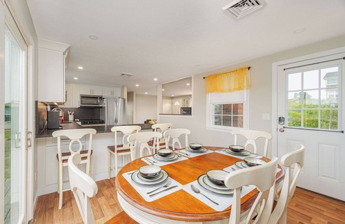 Sagamore Beach House | Cozy Sagamore Beach House