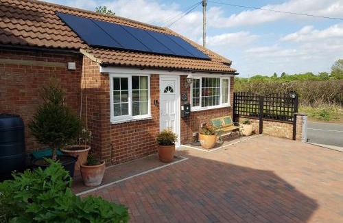 East Dereham Apartment | Cozy Scarning Apartment for Two