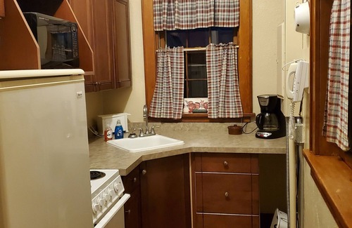 Barnes County Cabin | Cozy schoolhouse cabin in lovely Valley City with AC, WiFi, pet friendly.