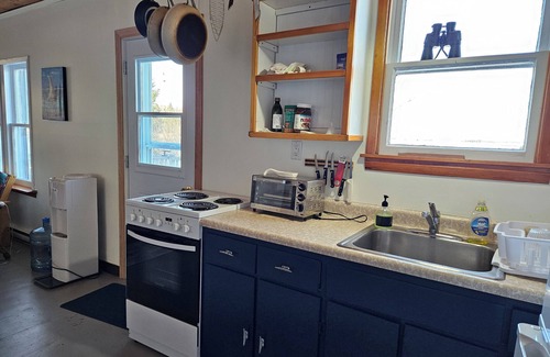 Heckmans Island Cabin | Cozy Sea Front Cottage