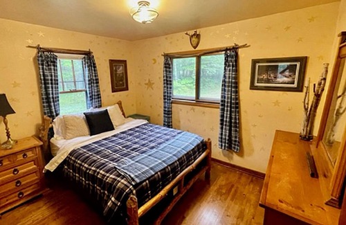 Watersmeet Cabin | Cozy, Secluded cabin surrounded by National Forest on UTV/Snowmobiling trail