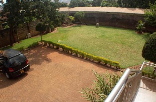 Kampala Apartment | Cozy Self-contained Room - Najja