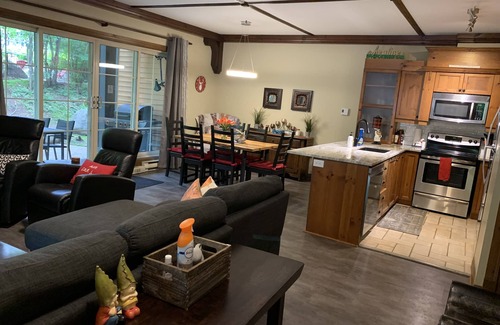 Mont-Tremblant Condo | Cozy ski retreat on Mont tremblant w/artist studio (Pet-Friendly!)