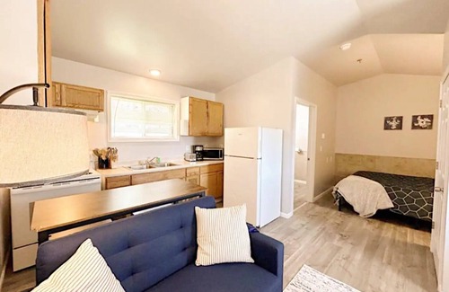 St Ignace Apartment | Cozy Studio Close to ferry
