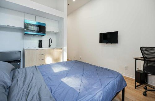 Sainte-Marie Apartment | Cozy Studio Near Downtown Montreal with Parking