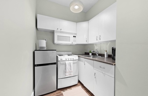 North End Apartment | Cozy Suite Downtown Halifax *Free Parking*