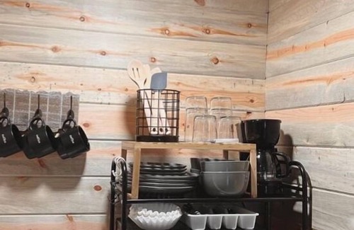 Forks Cabin | Cozy + Upscale Cabin in the Woods-2 Queen Beds
