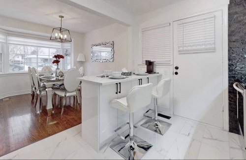 Richmond Hill Villa | Cozy villa