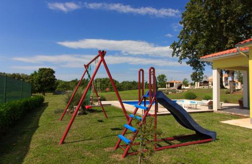 Divsici Villa | Cozy villa Paradiso with pool immersed in the greenery