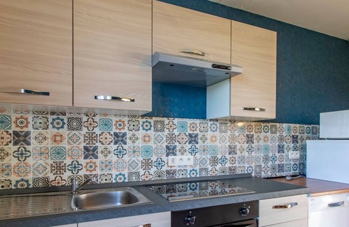 Bellevigne-en-Layon Cottage | Cozy vineyard cottage with Wifi and parking, near Puy du Fou