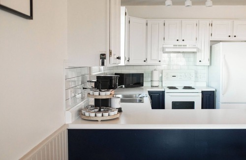 Corran Ban Cottage | Cozy Waterfront Cottage on Winter Bay!