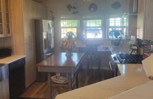 Mount Helix House | Cozy welcoming family friendly 3-bedroom 2 bath in Spring Valley.