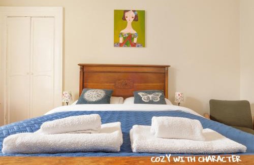 Leith Apartment | Cozy with Character Vibrant Cottage Style Flat at Leith Links Park