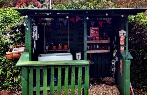 Emsworth Apartment | 'Crab Shack' Luxury Yurt with Harbour & Sea Views