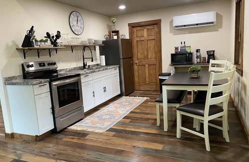 Vinton Cabin | Creekside Hammock Hangout