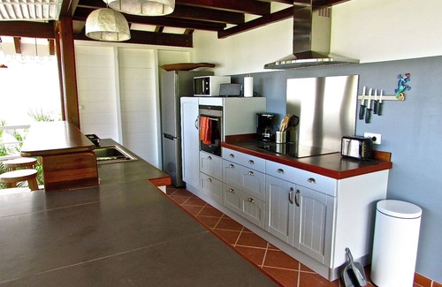 Trois-Ilets House | Creole villa with a swimming pool and sea view for 6 people