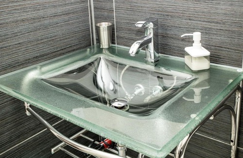 East Kootenay Hotel | Crescent Motel