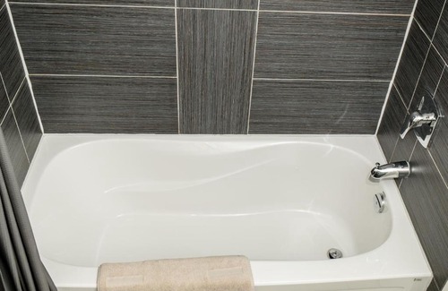 East Kootenay Hotel | Crescent Motel