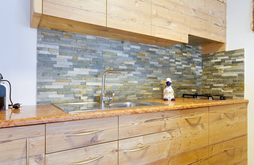 Pedraces Apartment | Crespula ApartmentThis spacious studio apartment for 2-3 people in alpine style.