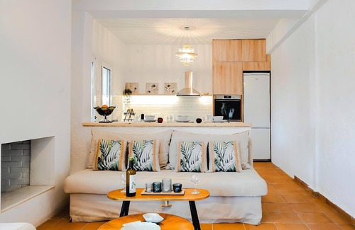 Vathi House | Cretan Lodge Heated Pool