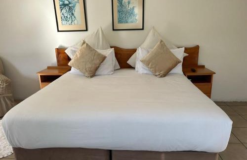 UMuziwabantu Bed & Breakfast | Crown Eagle Guest House