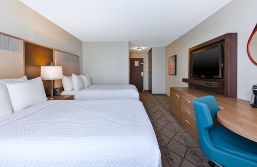 Columbus Hotel | Crowne Plaza Columbus North- Worthington by IHG