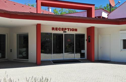 Csolyospalos Hotel | Csipkerózsa Üdülőházak