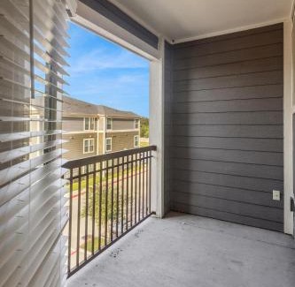 Southeast Houston Apartment | Cullen 4307 I Parking I Pool I Gym I 2bd2bth