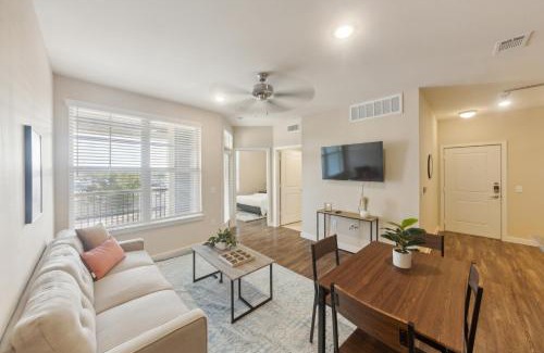 Southeast Houston Apartment | Cullen 5312 I New Construction 2bd Apt I Gated
