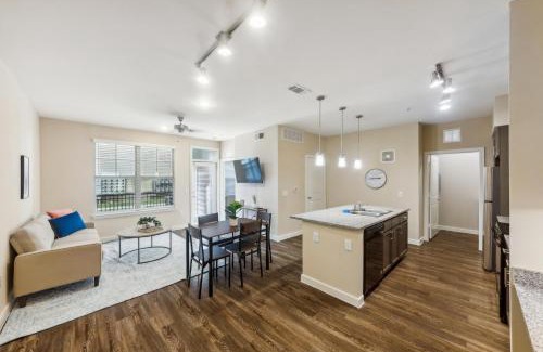 Southeast Houston Apartment | Cullen 6103 I New Construction 1bd Apt I Gated