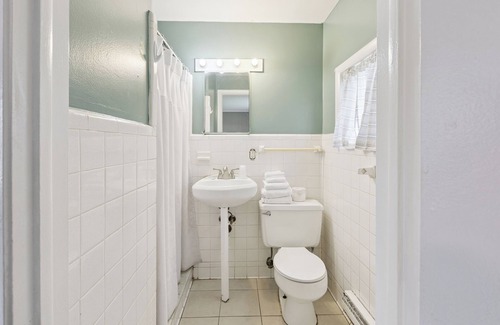 Shields Hotel | Curry’s Motel by OYO Saginaw MI
