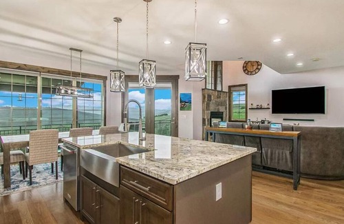 Granby House | Custom 6 BDR, Skiing, Golf, 4 Family rooms, A/C, Dogs OK, Hot tub!