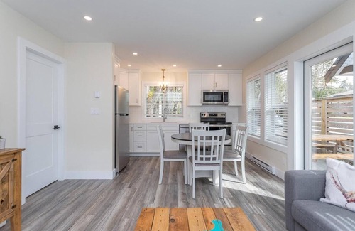 Lake Cowichan Cottage | Cute cottage steps from Cowichan river with shared dock and swimming hole!