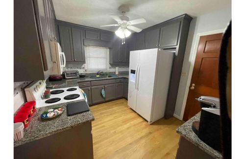 Lawrenceville House | Cute & Cozy Brick Ranch, 3 bed, ATL<30m. Big 1.3 acre yard in Gwinnett, L-ville