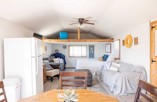 Williamstown Cabin | Cute & Cozy Cabin—Retreat for 2 near Ark Encounter