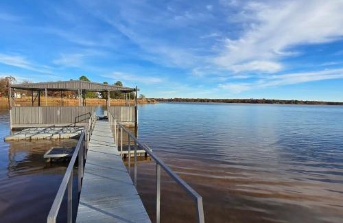 Shawnee House | Cute Shawnee Twin Lakes home sleeps 10&has it all!