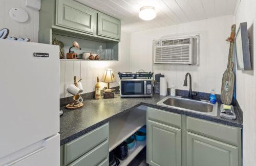 Oil City House | Cypress Chaletcaddo Lake Cabin With Kayaks