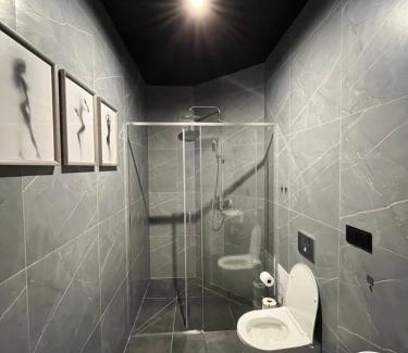 Chorzow Apartment | Czerwone Drzwi BDSM lovers Apartament dla Par