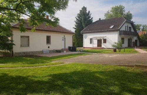 Poroszlo Apartment | Czinege Vendégház - Nagy ház