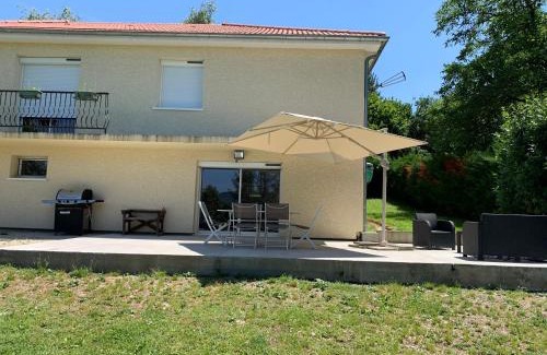 Champagneux Apartment | Dépendance chaleureuse et calme