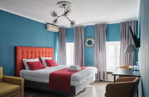 Foundry District Hotel | D bar and rooms