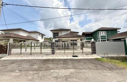 Krubong House | D'Lora Villa Melaka