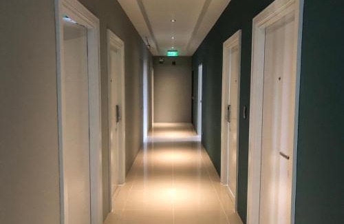 Phan Thong Hotel | D5 Gold สาขา หนองกะขะ