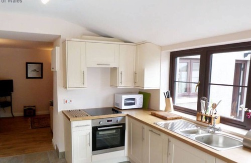 Porthcawl House | Dairy Cottage in the beautiful Porthcawl