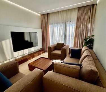 Ash Shati Apartment | Damac Apartment شقة مع جاكوزي بإطلالة بحرية
