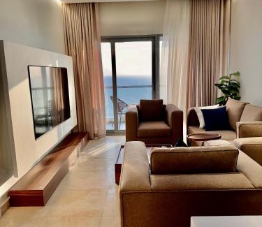 Ash Shati Apartment | Damac Apartment شقة مع جاكوزي بإطلالة بحرية