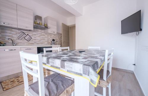 Province of Messina Apartment | Damilhouse 4