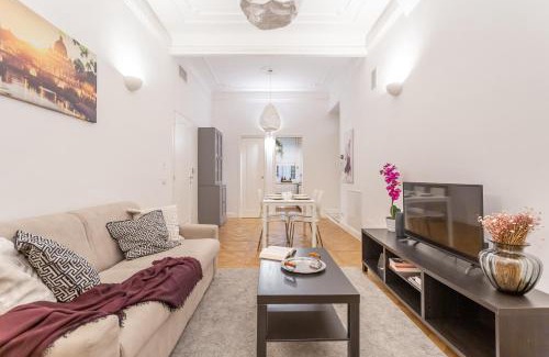Rione VI Parione Apartment | Daplace - Matilde Apartment